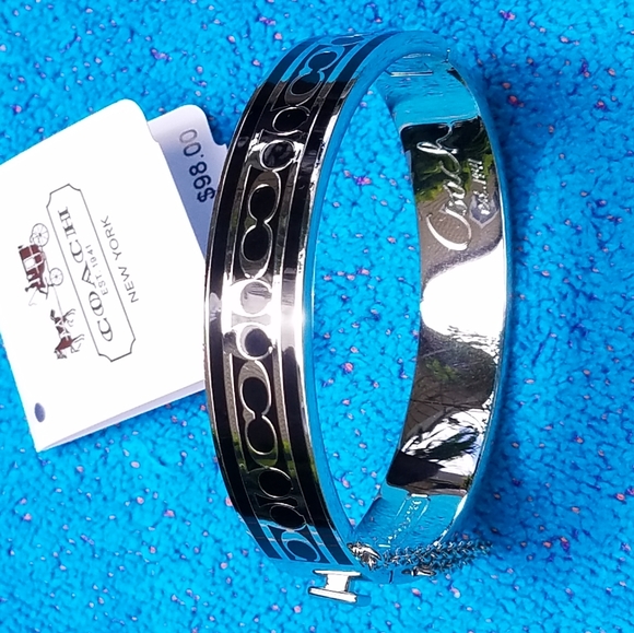 Coach Bangle Bracelet Signature C Hinge Heavy Black Silver Oval Safety Chain NWT - Picture 4 of 14